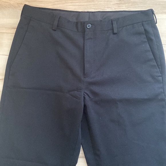 Kenneth Cole Reaction 36/30 Black Dress Pants. These are in perfect condition. - Picture 2 of 8